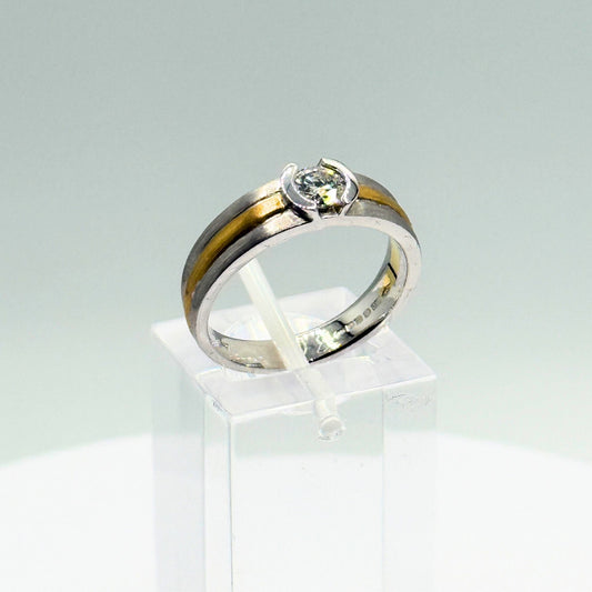 18ct White Gold Single Diamond Set Ring With Yellow Gold Inlay