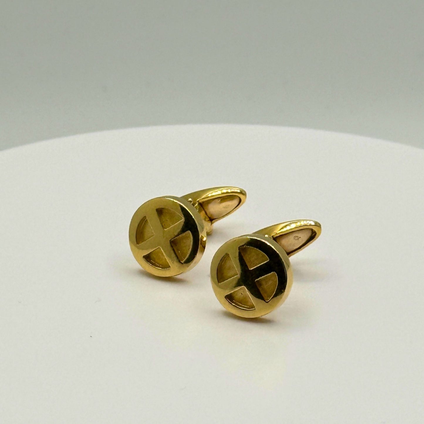18ct Yellow Gold Round Cross Gents Cuff Links