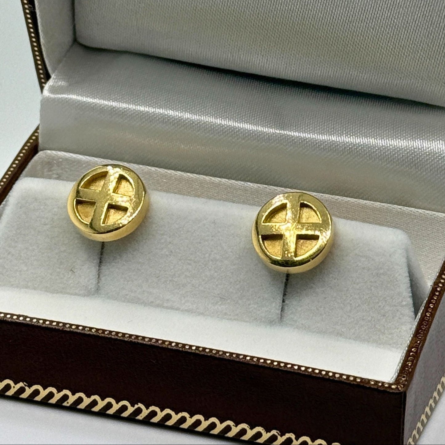 18ct Yellow Gold Round Cross Gents Cuff Links