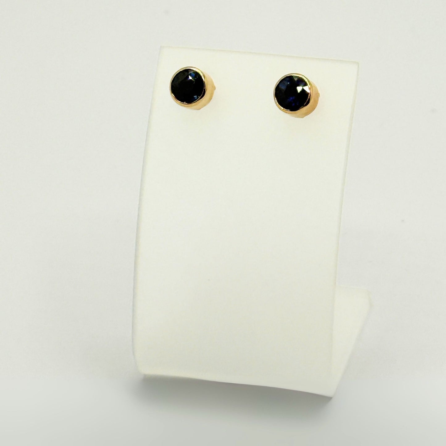 18ct Yellow Gold & Sapphire Stud Earrings
