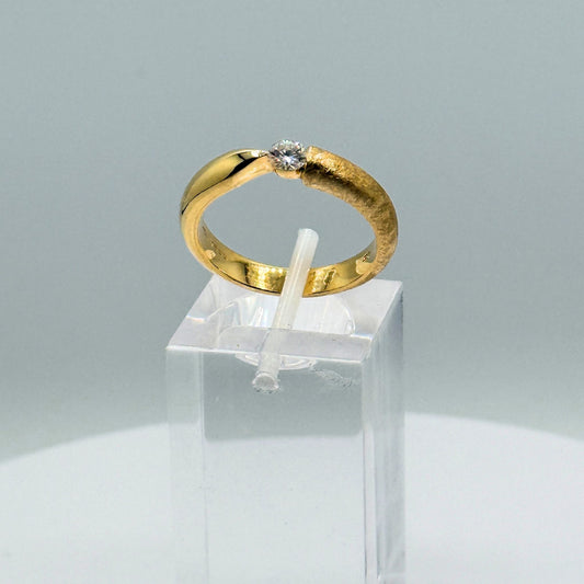 18ct Yellow Gold Single Diamond Set Ring