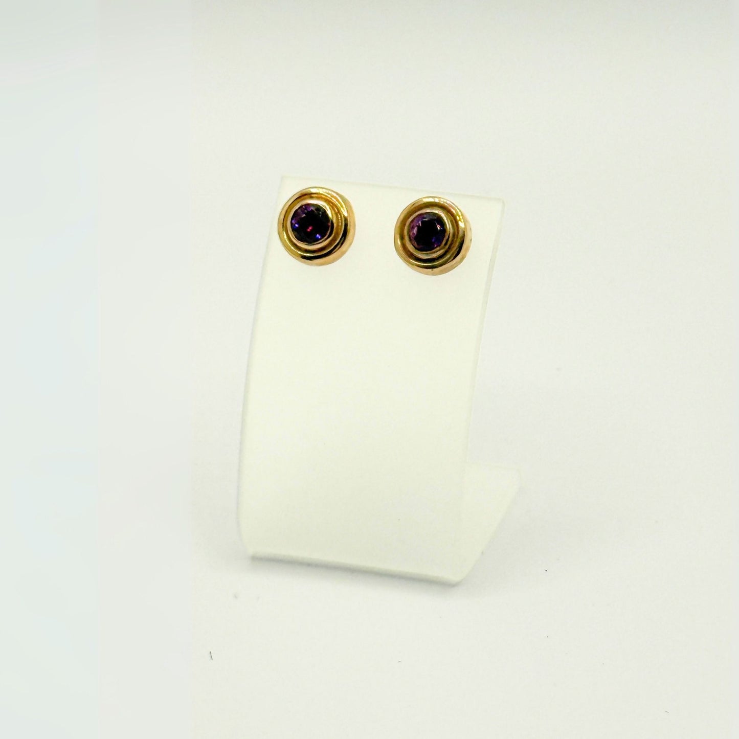 9ct Yellow Gold & Round Amethyst Stud Earrings