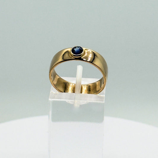 9ct Yellow Gold Sapphire Ring